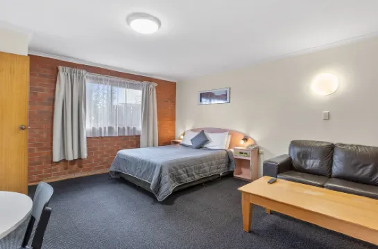Martin Cash Motel