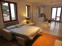 Villa Anastasye Your Lakefront Vacation Rental Các khách sạn ở Predore