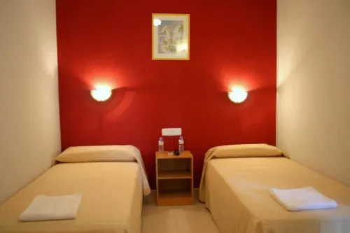 Hotel Sant Jordi Hôtels à : Segur de Calafell