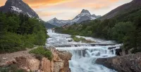 Two Medicine INN Hotels in East Glacier Park