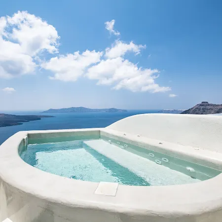 Pantelia Suites