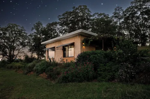 Eco-Friendly Cottage @ The Simple Patch Farm Hotels in Wingham