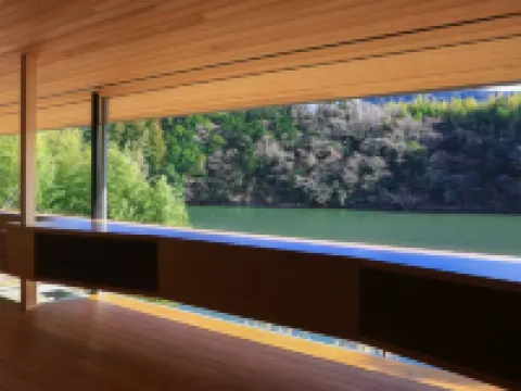 湖畔遊 香美市のホテル