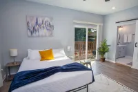 Spectacular Brand New 4Br2.5BA Near DT Riverwalk - Bungalows