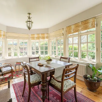 Beautiful Country Cottage for up to 8 people