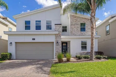 Luxe 6BR Villa w/Theater, Game Room&Private Pool! Отели рядом с достопримечательностью «ChampionsGate Golf Resort»