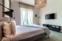 Martina Hotels in Albese Con Cassano