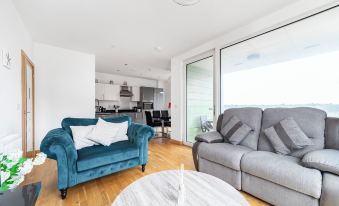 Modern 1Bed with Panoramic View London