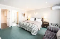 Strathern Motor Lodge Hotels in 