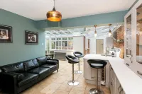Lodge Farm - Stunning 3 BD with Garden - Bungalows