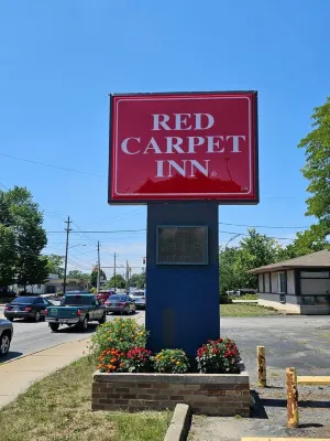 Red Carpet Inn Garfield Heights - parking
