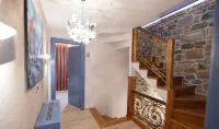 Moonlight Serenade Hotels in Korce