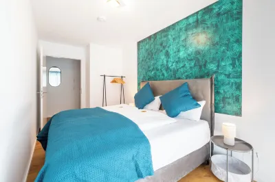 Lit Living: Luxus - Box Spring - Parking - Terrace Hotels near Fachmarktzentrum Rheingönnheim
