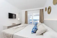 Apartamentos Ses Roquetes - parking