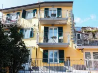 Pietra di Mare Hotels near Via dell' Amore