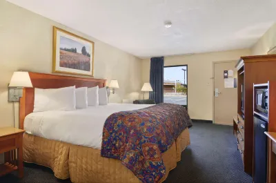 Baymont by Wyndham Macon I-75 Hotels near The Shoppes at River Crossing