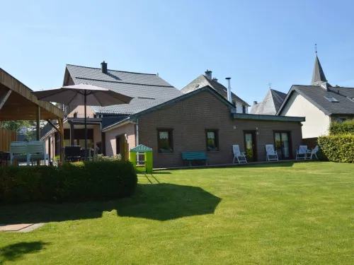 Holiday Home in Waimes with Sauna & Bubble Bath