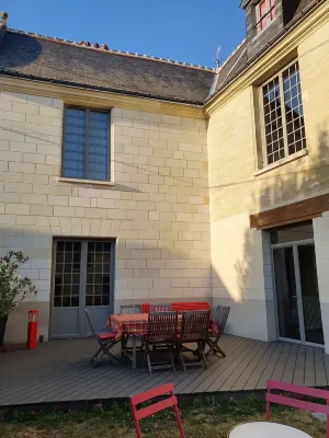 Les Voies Blanches Hotels in Vouvray