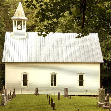 Smoky Cabin Near Dollywood Hot Tub & Pool Table