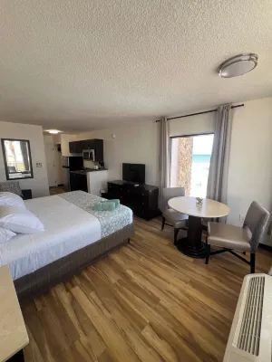 Flamingo Inn Beachfront - Daytona Beach