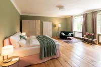 Boutique Hotel Zum Oberjäger Hotels in Neckenmarkt