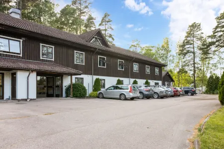 Hestra Guesthouse Отели в г. Gislaved