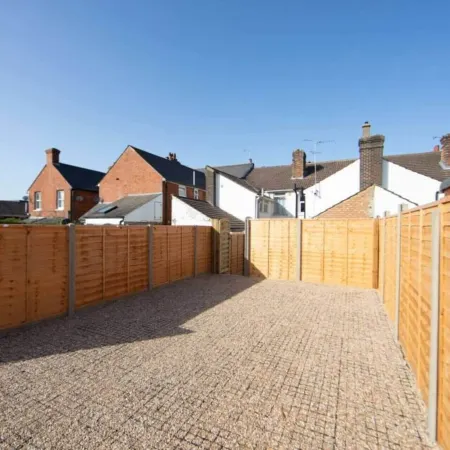 Immaculate 5-Bed House in the City Centre Ashford