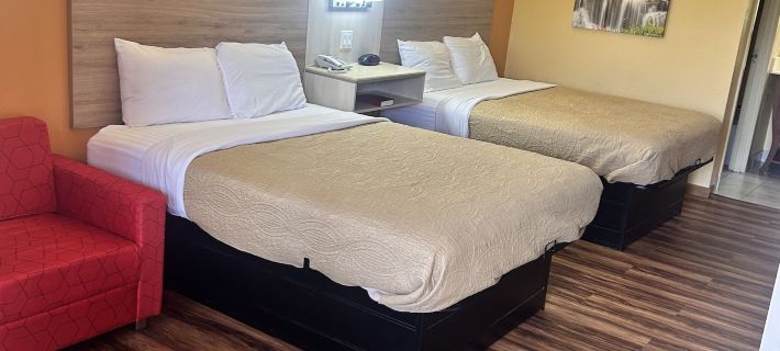 Home Town Inn & Suites Hotele w: Okaloosa County
