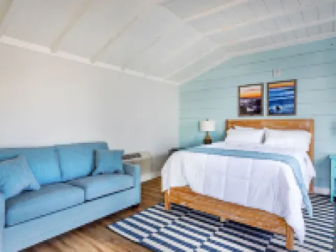 Surf House Hotels in Hampton