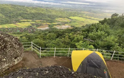 Camping Ground Watu Amben Hotels in der Nähe von Puncak Bangkel