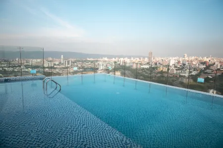 Holiday Inn Bucaramanga Cacique Отели в г. Лома Меса де Руитоке