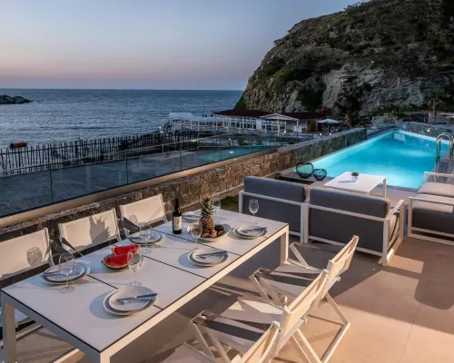 Made by the Sea Villa 1 Hotels in Mades