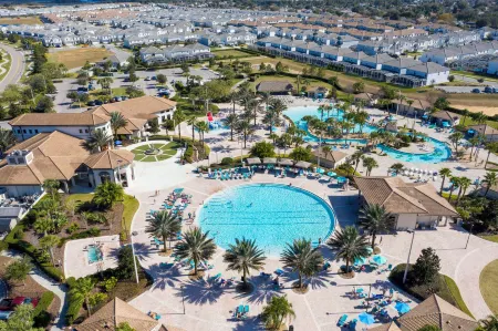 Stunning 4 Bd w/ Pool Close to Disney @ Champions Gate 990 Отели рядом с достопримечательностью «ChampionsGate Golf Resort»