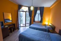 Kris Hotel Hotels near Художествена галерия Смолян