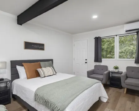 The Lofts on Indian Point - Near Silver Dollar City Hotels in Stone County