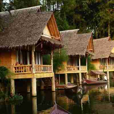 Kampung Sampireun Resort & Spa Hotel Exterior
