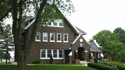 Iowa House Hotel in zona Reiman Gardens
