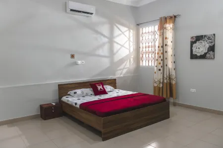 The Moments Guest House Отели в г. Нсауэм