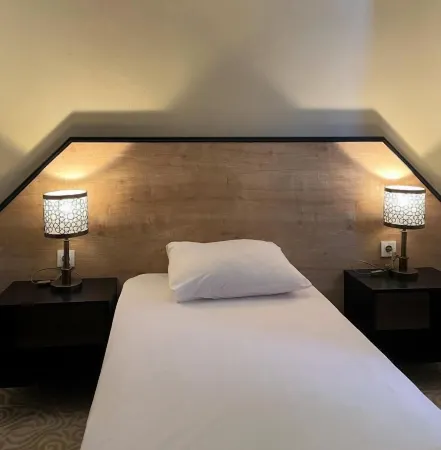 Am Fluss Hotel Отели в г. Тойхерн