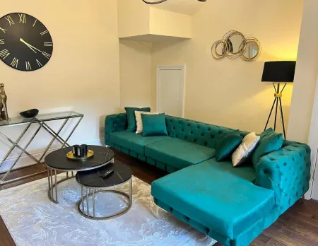 3 Bed - Sleeps 7 - Free Parking - Central Location Отели рядом с достопримечательностью «Burnside Blairbeth Church»