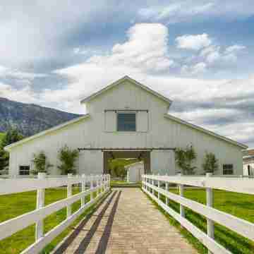 Harmony Meadows Tennis Resort Hotel Exterior