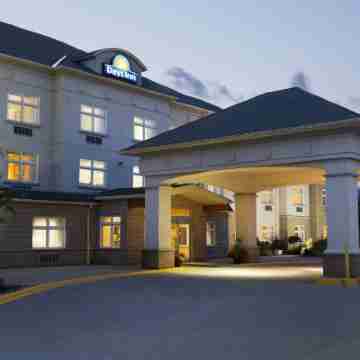 Days Inn by Wyndham Orillia Hotel Exterior