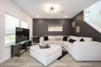 Modern 3Bdrm Home | Family-Friendly, Close to Zoo