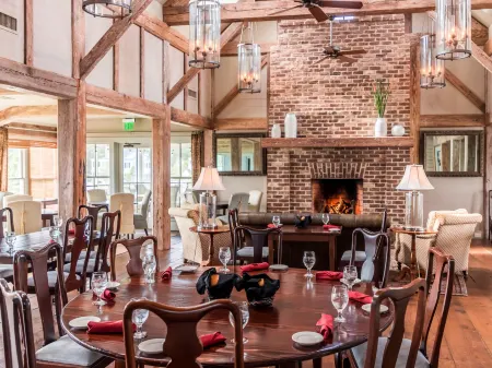 Marina Access and On-Site Amenities - Charming Cottage Retreat