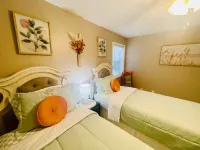 Stylish Experience and Covered Patio - Delightful Oasis