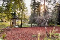 Newly built home on 9 acres with deck & aviary - close to town & great wineries