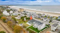 Captivating Marsh Views and Beach Proximity - Stunning Family Retreat
