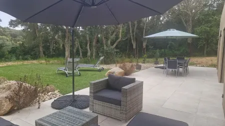 Maison D'architecte 2024, Lecci Corse,15 mn de Porto-vecchio - Proche mer Отели в г. Леччи