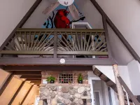 Cozy 2-bedroom Aframe in charming Lake Geneva with a hot tub and fireplace Hotels in Como