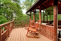 Nature Retreat with Glass Room and Fire Pit - Enchanting Forest Haven Hotel a Carroll County